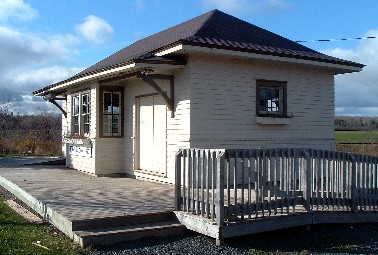 Ex-CN station at Brookfield